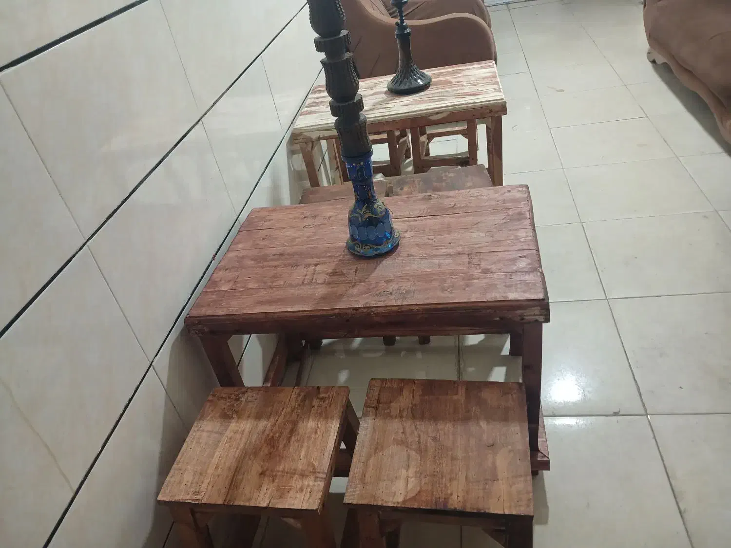 میز و چهارپایه چوبی کافه|مبلمان خانگی و میز عسلی|الیگودرز, |دیوار