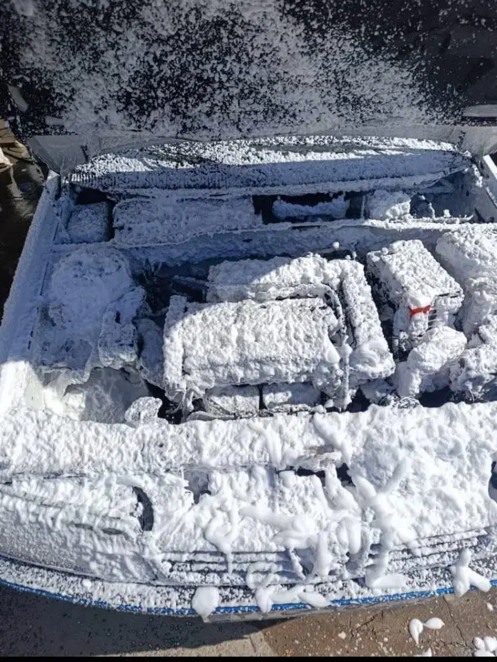 محصولات شوینده کارواش از جمله شامپو و غیره|قطعات یدکی و لوازم جانبی|شیراز, شهرک صنعتی شیراز|دیوار