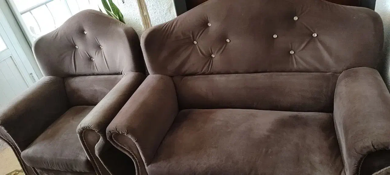 مبلمان ۹ نفره +میز وسط و ۲عدد عسلی + میز تلفن|مبلمان خانگی و میز عسلی|قائم‌شهر, |دیوار