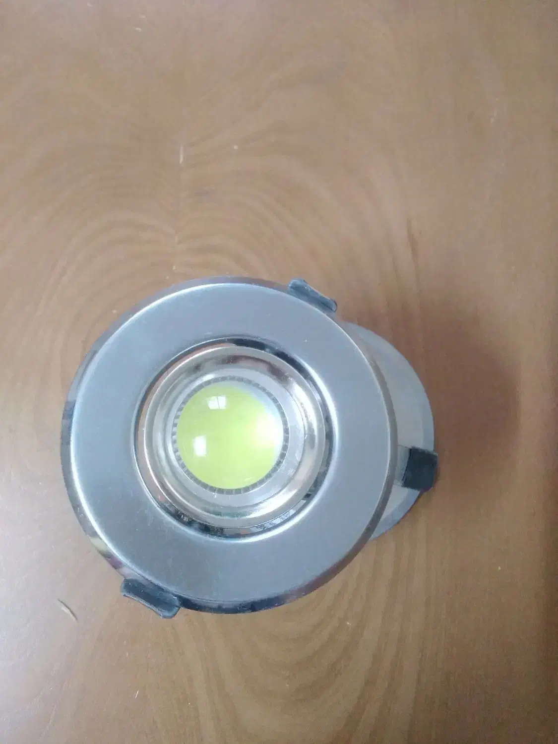 چراغ هالوژن سوزنی|لامپ و چراغ|فولادشهر, B5|دیوار