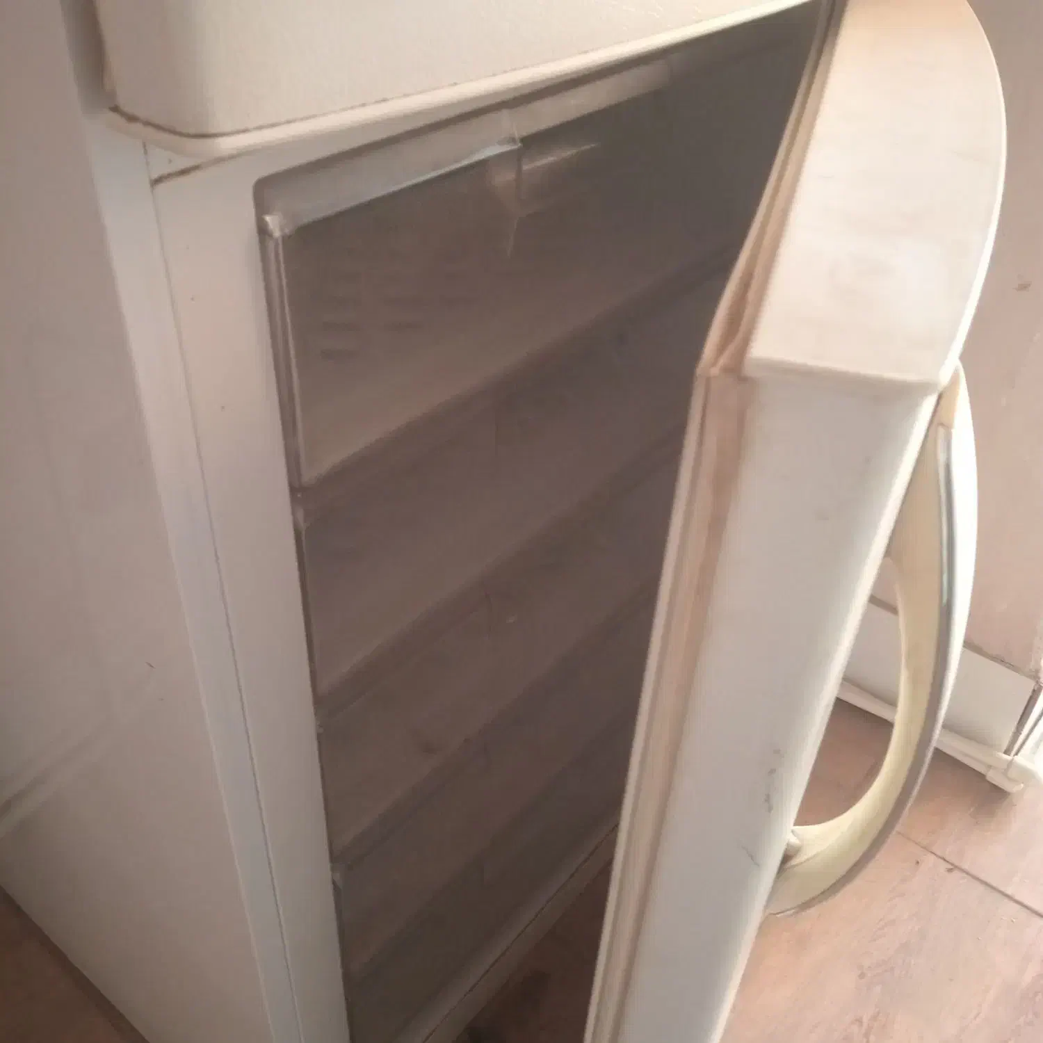 یک یخچال فریزر آبرسان فقط یک لوازم کوچکی میخواد|یخچال و فریزر|سیرجان, |دیوار