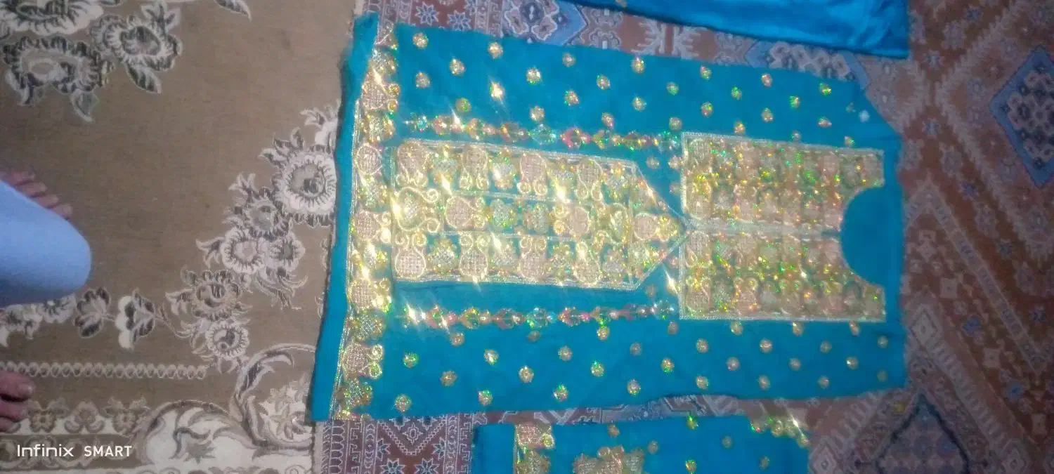 لباس بنارسی|لباس|بمپور, |دیوار