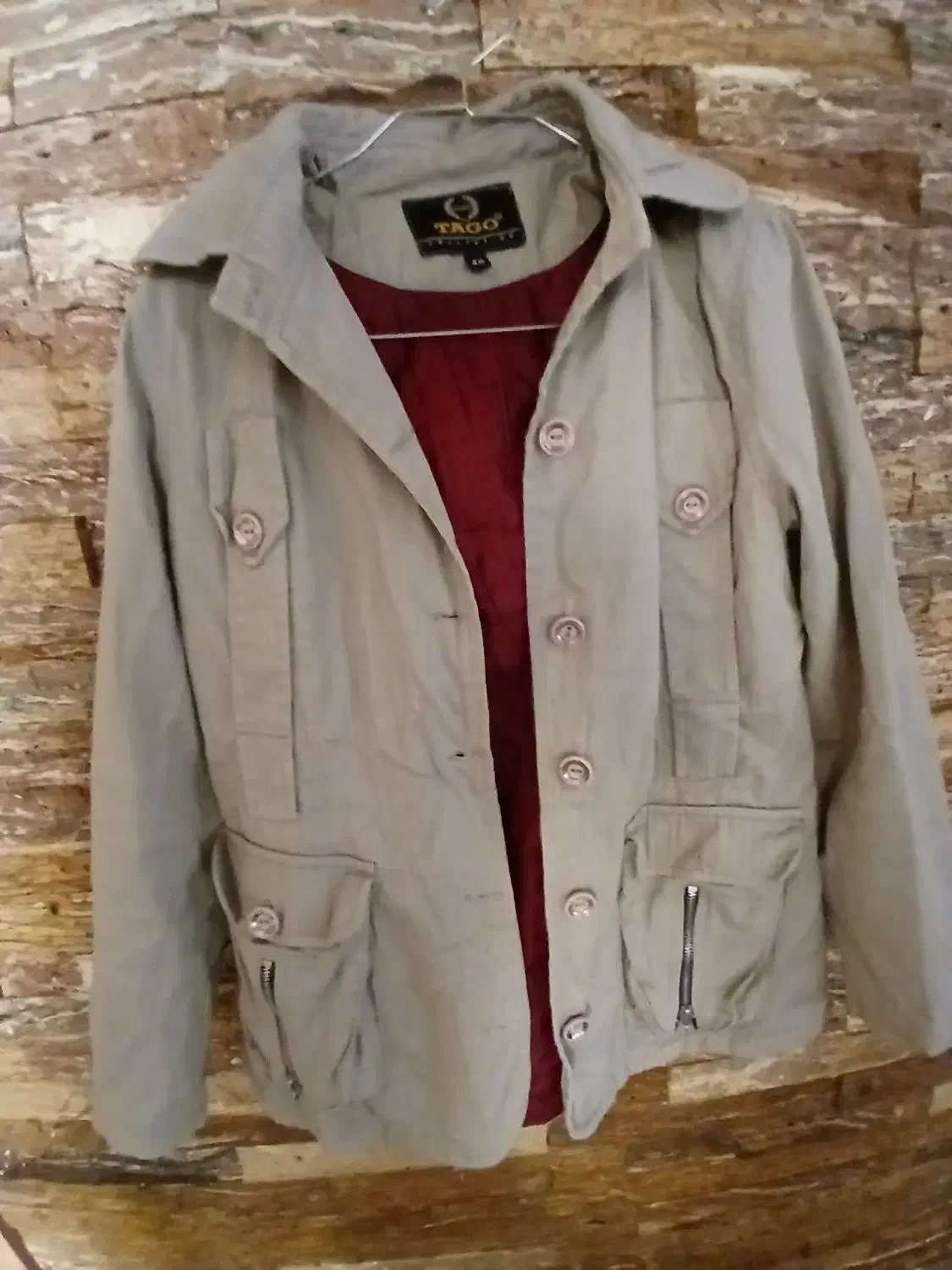 کاپشن|لباس|ساری, |دیوار