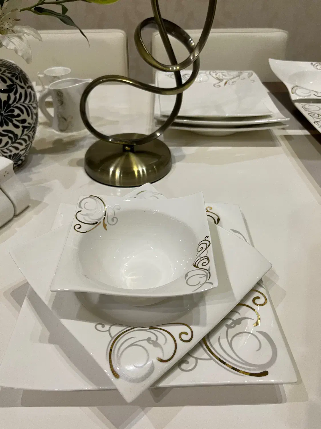 سرویس چینی مازراتی ۱۸ نفره کاملا سالم|ظروف سرو و پذیرایی|تهران, نیلوفر|دیوار