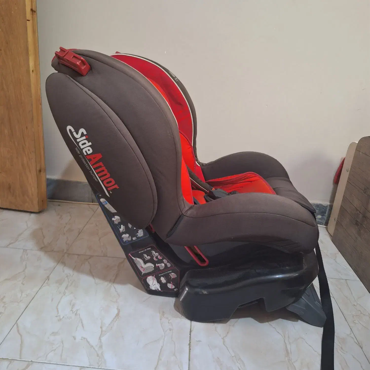 صندلی ماشین کودک|تخت و صندلی بچه|بومهن, |دیوار