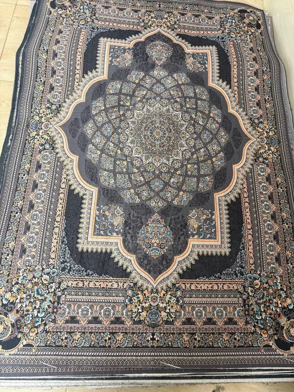 بازیچه نمدی|روفرشی|برخوار, |دیوار