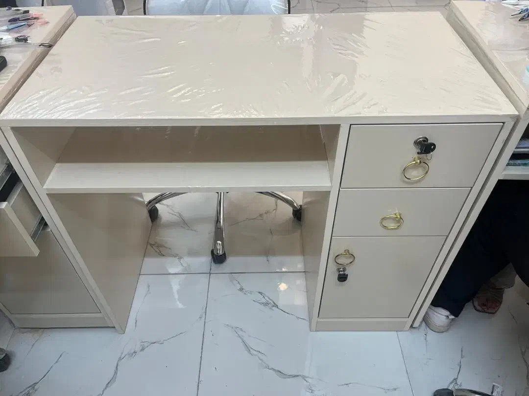 فروش میز ناخن|آرایشگاه و سالن‌های زیبایی|شیراز, بعثت|دیوار