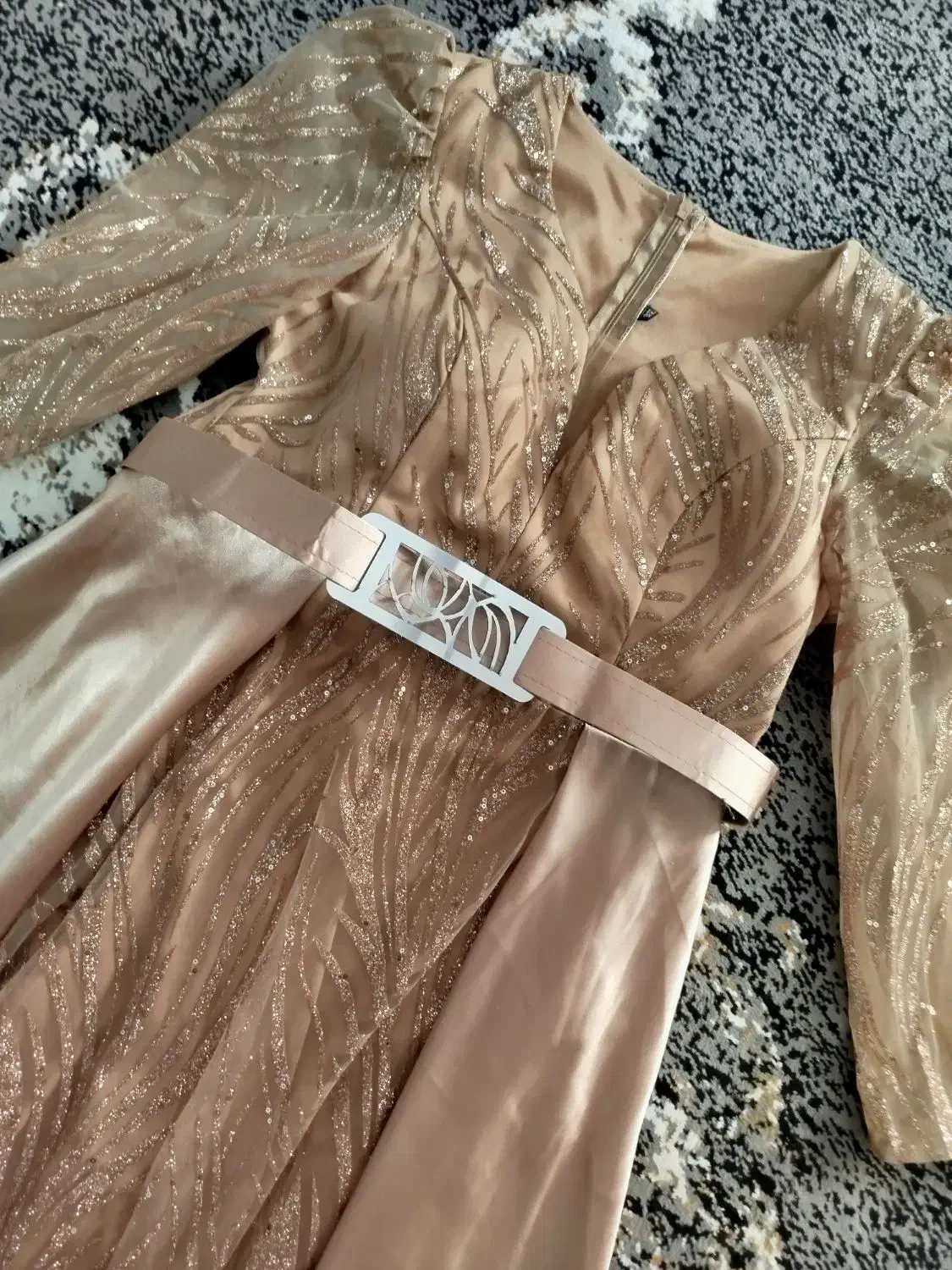 پاچین مجلسی|لباس|اقبالیه, |دیوار