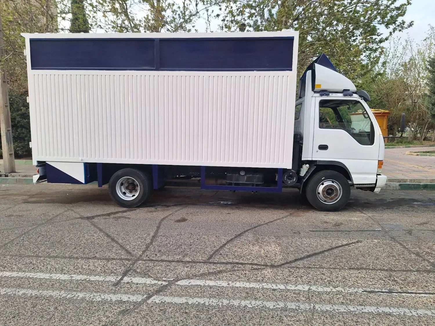 راننده جهت حمل اثاث منزل در باربری پایه ۲ باتجربه|استخدام حمل و نقل|تهران, گلستان (شهرک راه آهن)|دیوار