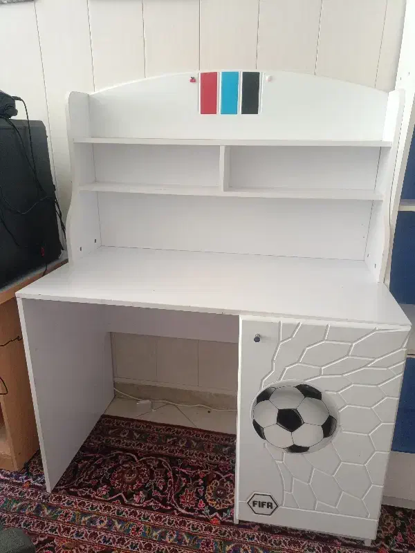 میز تحریر و تخت خواب|تخت و سرویس خواب|بروجرد, |دیوار