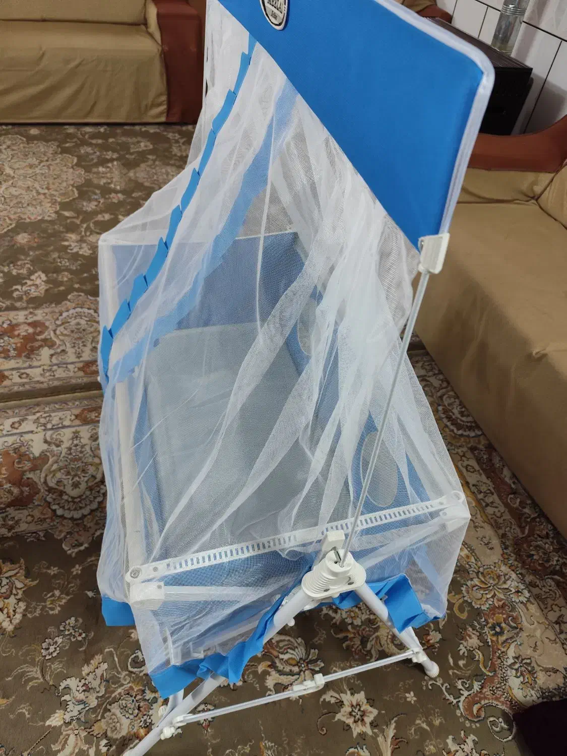 گهواره میلاد در حد نو به خریدار  تخفیف داده میشود|اسباب و اثاث بچه|ابریشم, |دیوار