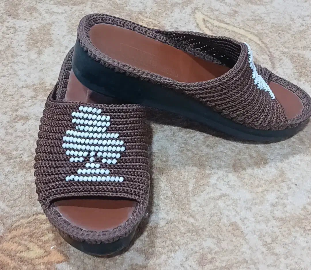 دمپایی زندان بافت|کیف، کفش، کمربند|دوگنبدان, |دیوار