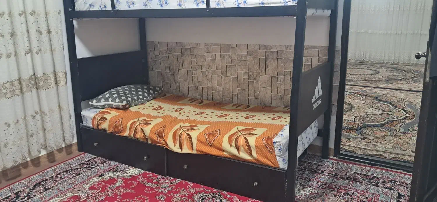 تخت خواب دو طبقه|تخت و سرویس خواب|صحنه, |دیوار