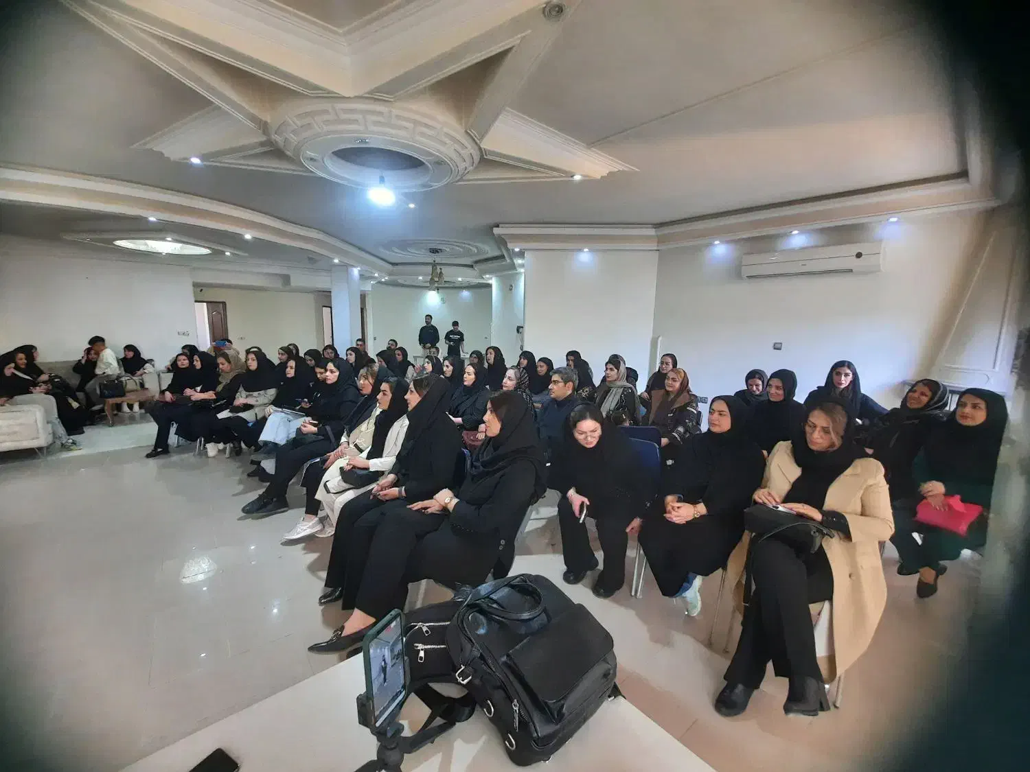 کار با گوشی|استخدام بازاریابی و فروش|دوگنبدان, |دیوار