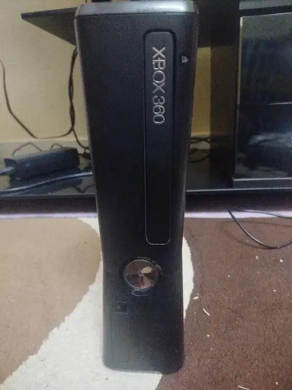 XBOX 360  دسته 2|کنسول، بازی ویدئویی و آنلاین|کاشان, صفی آباد|دیوار