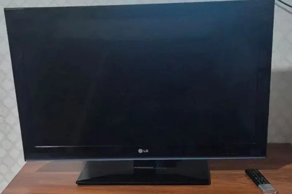 ال سی دی ۳۲ اینچ الجی|تلویزیون و پروژکتور|بندر انزلی, شاکوچه|دیوار