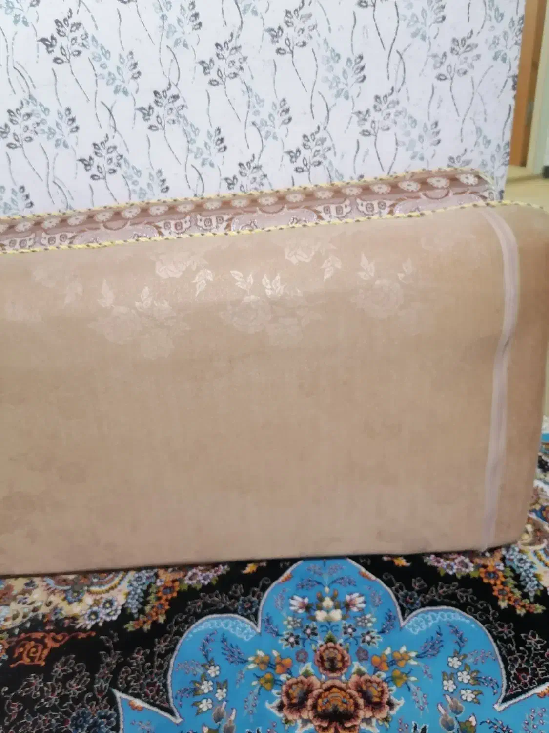 پشتی|پشتی|صدرا-فارس, فاز ۲|دیوار