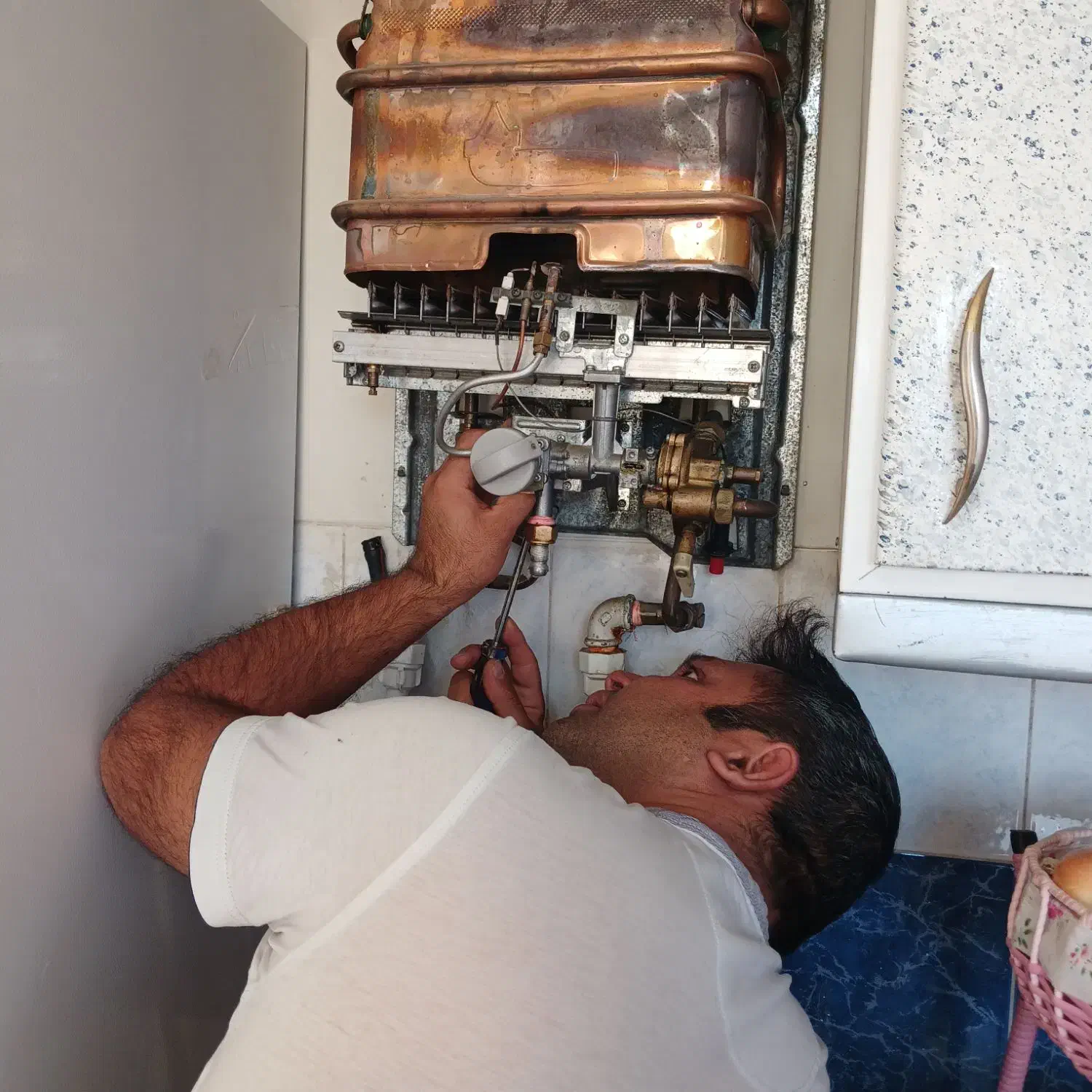 تعمیر بخاری و آبگرمکن در محل با قیمت مناسب|خدمات پیشه و مهارت|همدان, |دیوار