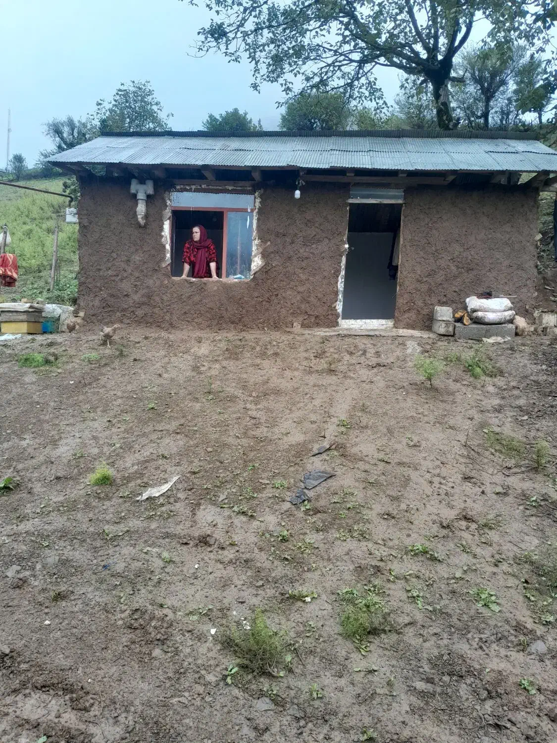 زمین با خانهویلایی ومحوطه دارای برق گاز اب|فروش خانه و ویلا|تالش, تالش|دیوار