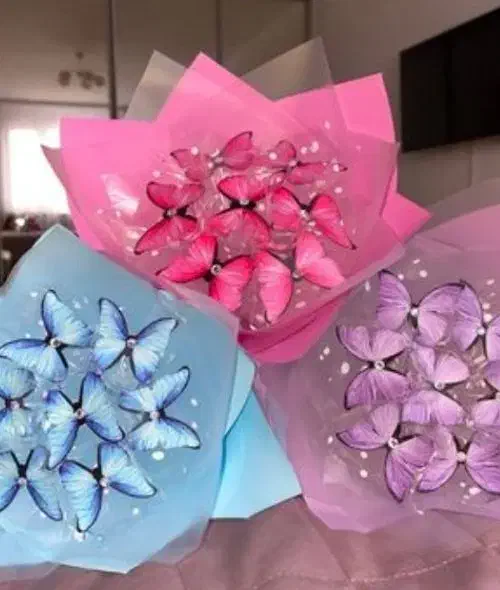 دست گل پروانه و گل رز ربانی|گل مصنوعی|بجنورد, |دیوار