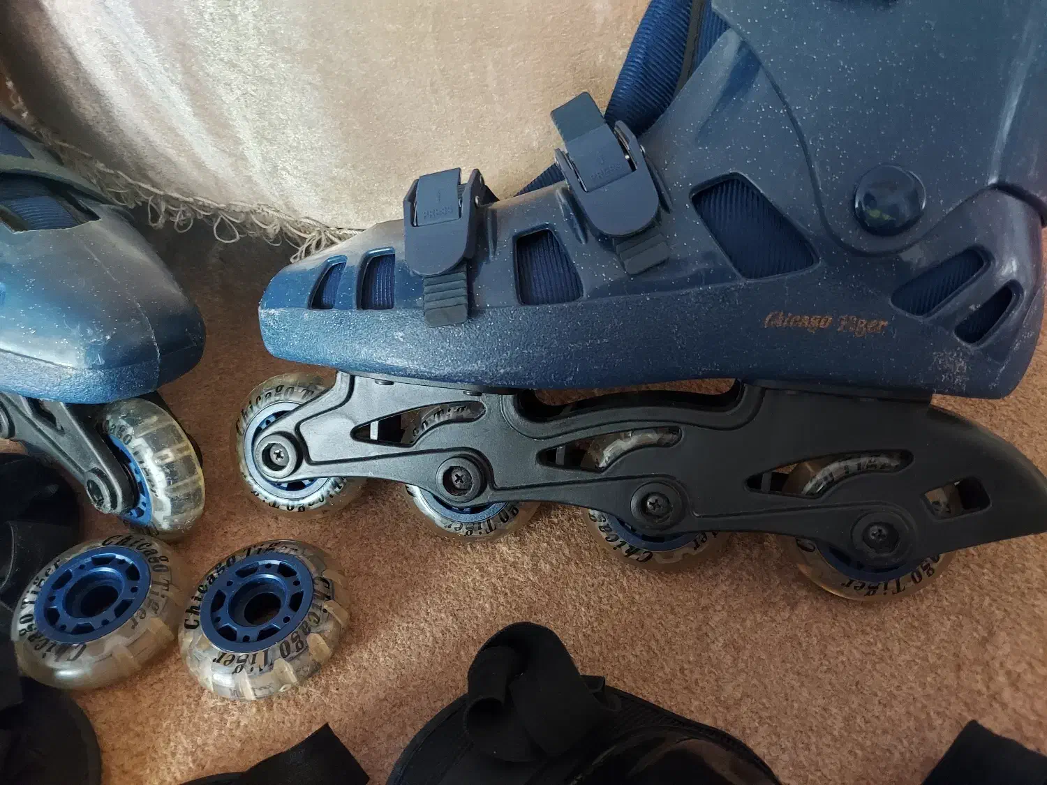 اسکیت سایز ۴۰   ۴۱|دوچرخه، اسکیت، اسکوتر|خوی, |دیوار