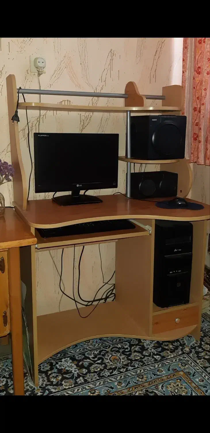 میز کامپیوتر|میز تحریر و کامپیوتر|اسلامآباد غرب, |دیوار