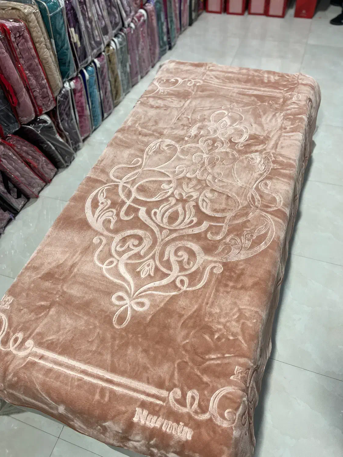 پتو یکنفره|رختخواب، بالش، پتو|آمل, |دیوار