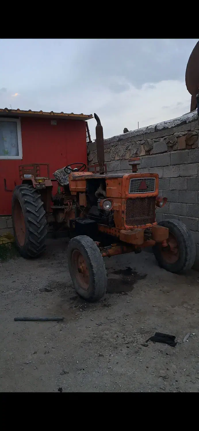 ترکتور رومانی مدل ۶۳ تمیز تازه تعمیر با لوازم|خودرو سنگین|ورزقان, |دیوار