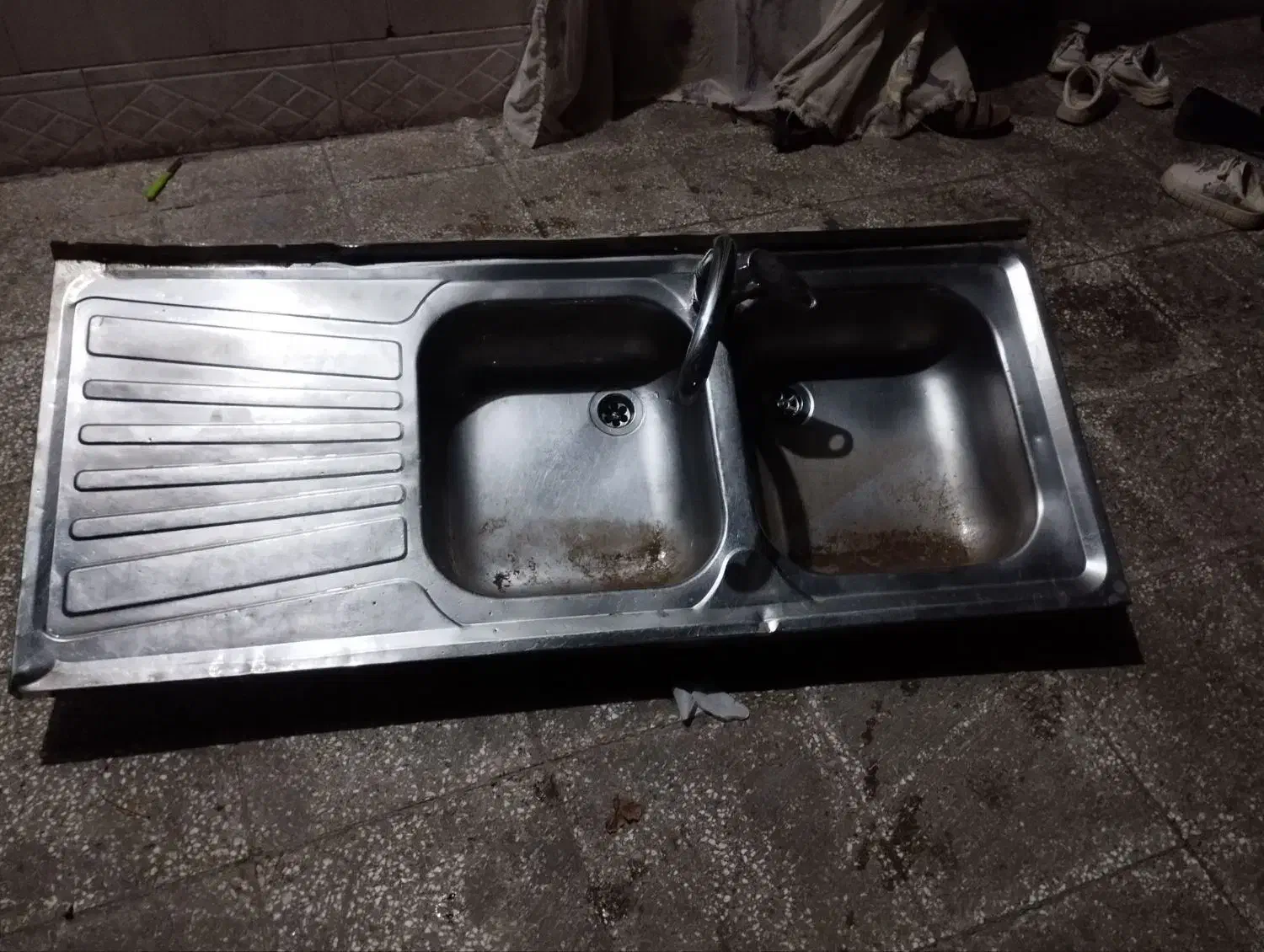 سینک با شیر|آب‌چکان و نظم‌دهنده ظروف|تربت‌حیدریه, حاجی یار‎|دیوار