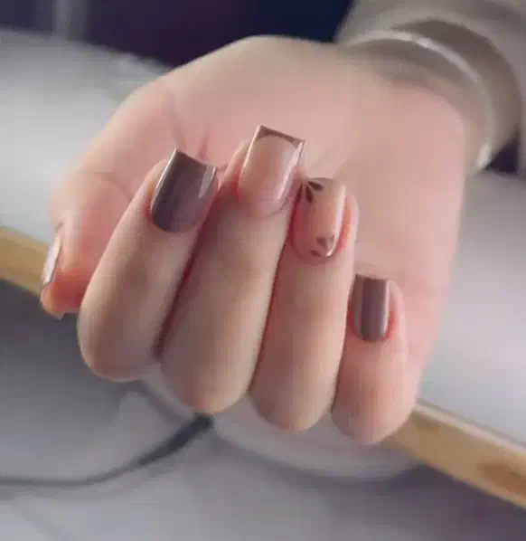 مدل کاشت و ترمیم ناخن و اکستنشن مژه|خدمات آرایشگری و زیبایی|فردیس, فردیس|دیوار