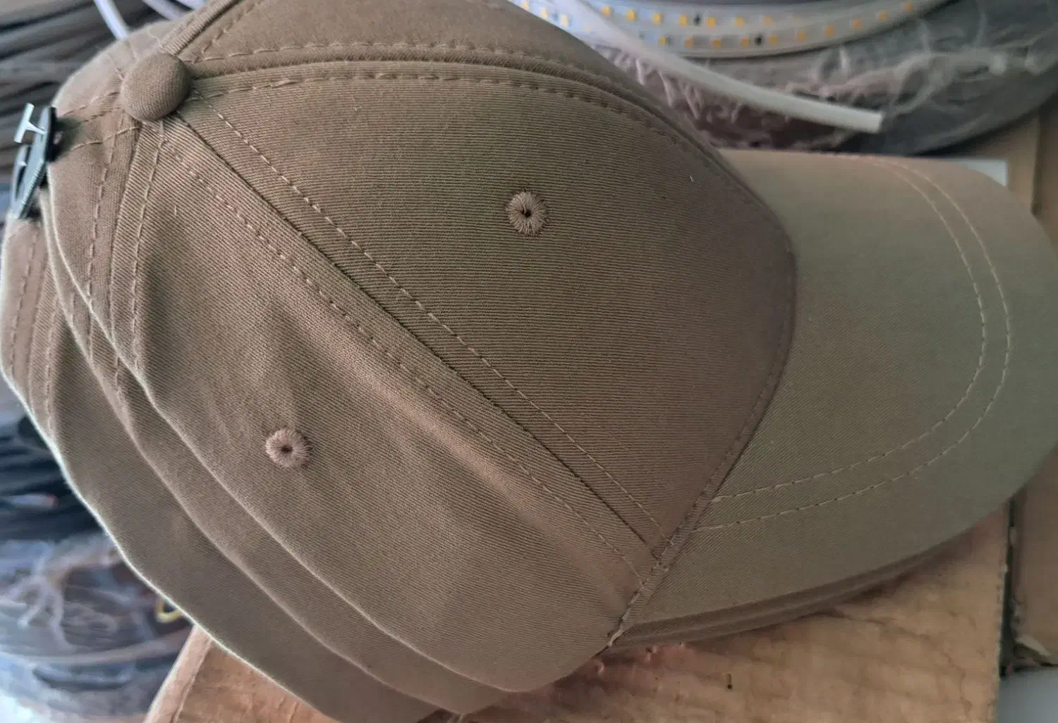 کلاه نو|لباس|کازرون, |دیوار