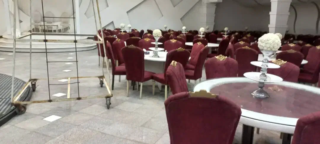 میز و صندلی|کافی‌شاپ و رستوران|همدان, |دیوار