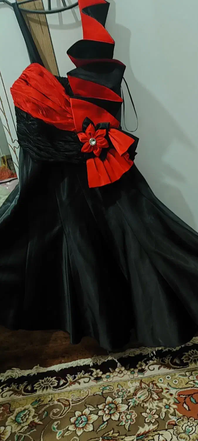 مانتو دونه ۲۰۰.مانتوشلوارجین .لباس مجلسی.پوتین.|لباس|تربت جام, میان جام|دیوار