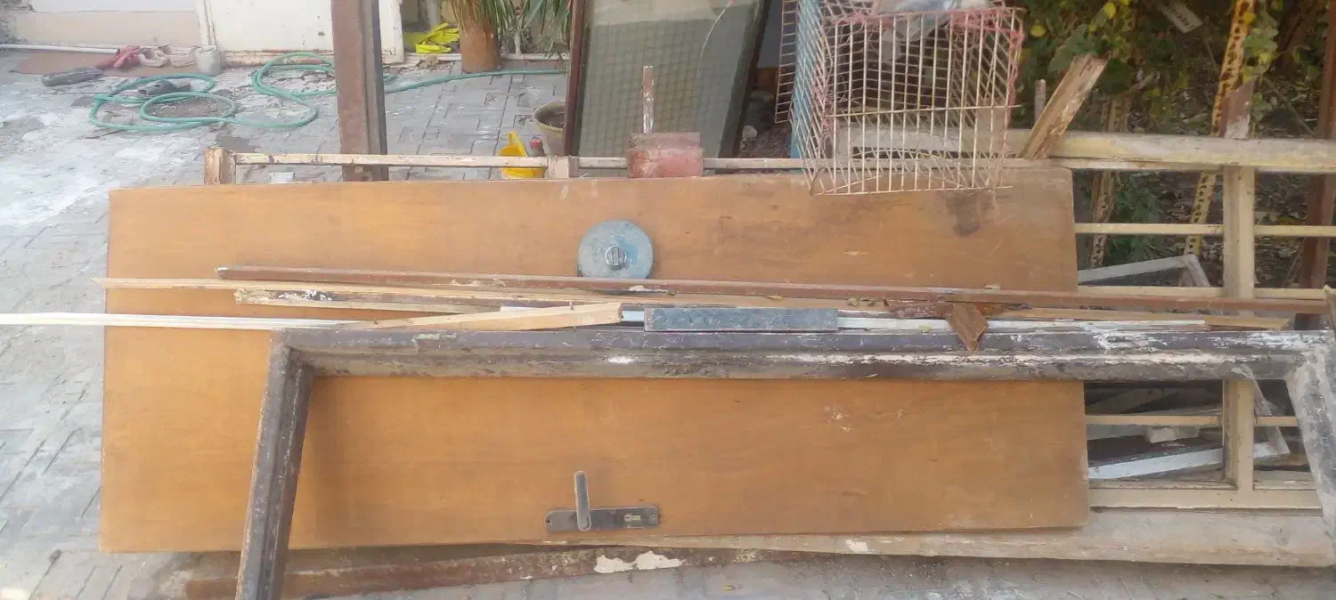 فروش چهارچوب آهنی و پنجره آهنی و پنجره آلمینیومی|مصالح و تجهیزات ساختمان|سیرجان, |دیوار