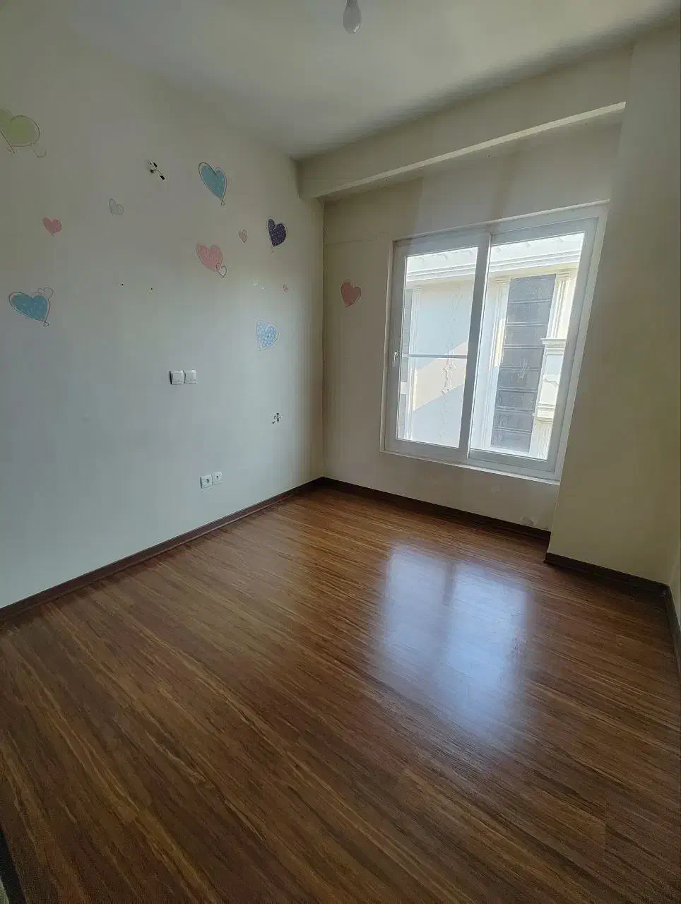 ۹۰متر/۲خواب/۱۰ساله شیک فول امکانات/تاپ لوکیشن