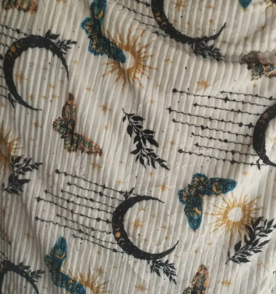 پتو مسافرتی|رختخواب، بالش، پتو|هلیلان, |دیوار