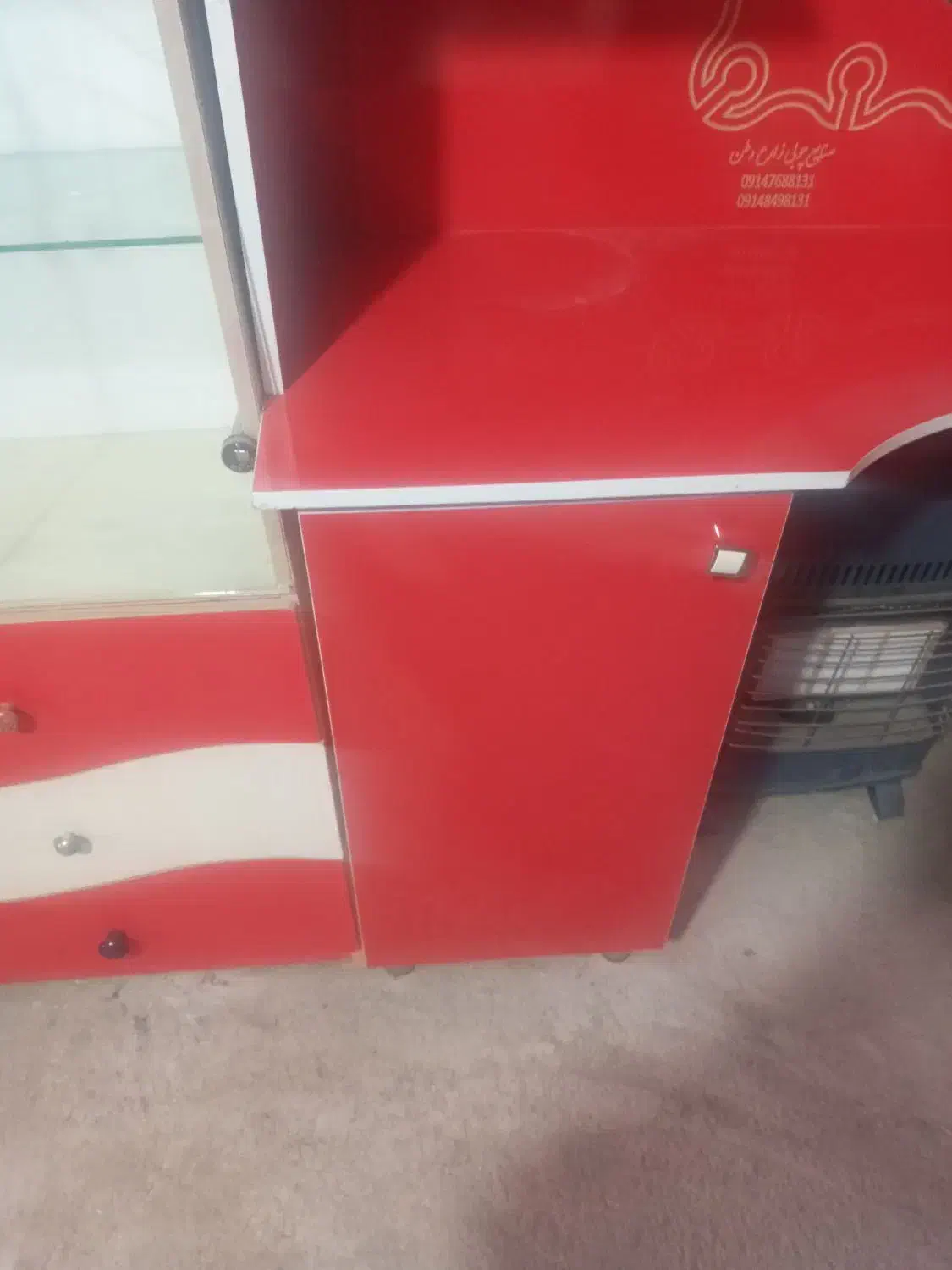 میز آرایشگاه|آرایشگاه و سالنهای زیبایی|اهر, |دیوار