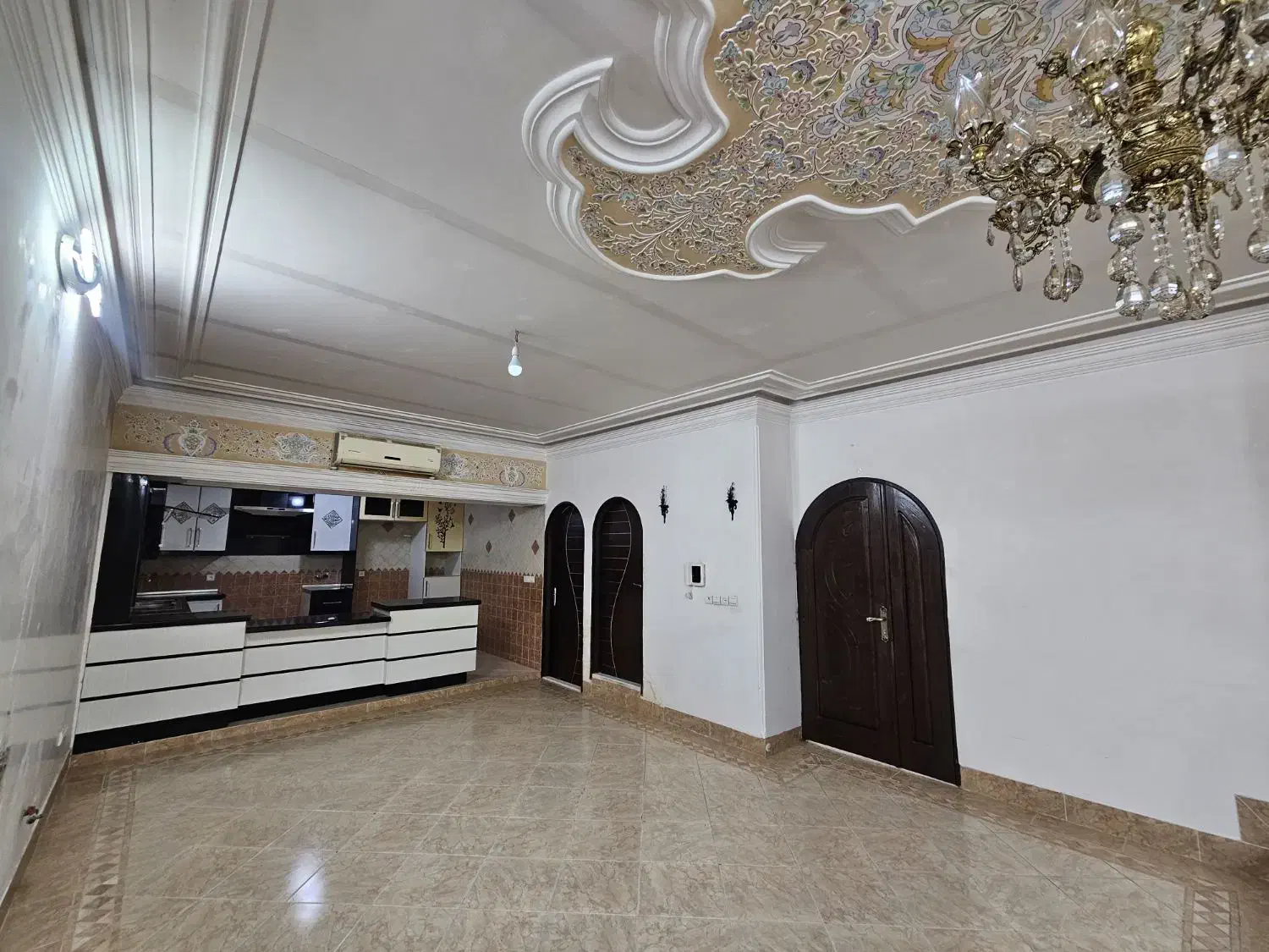 منزل مسکونی دو طبقه و یک سوئیت مجزا در طبقه ی سوم|فروش خانه و ویلا|کاشان, قطب راوندی|دیوار