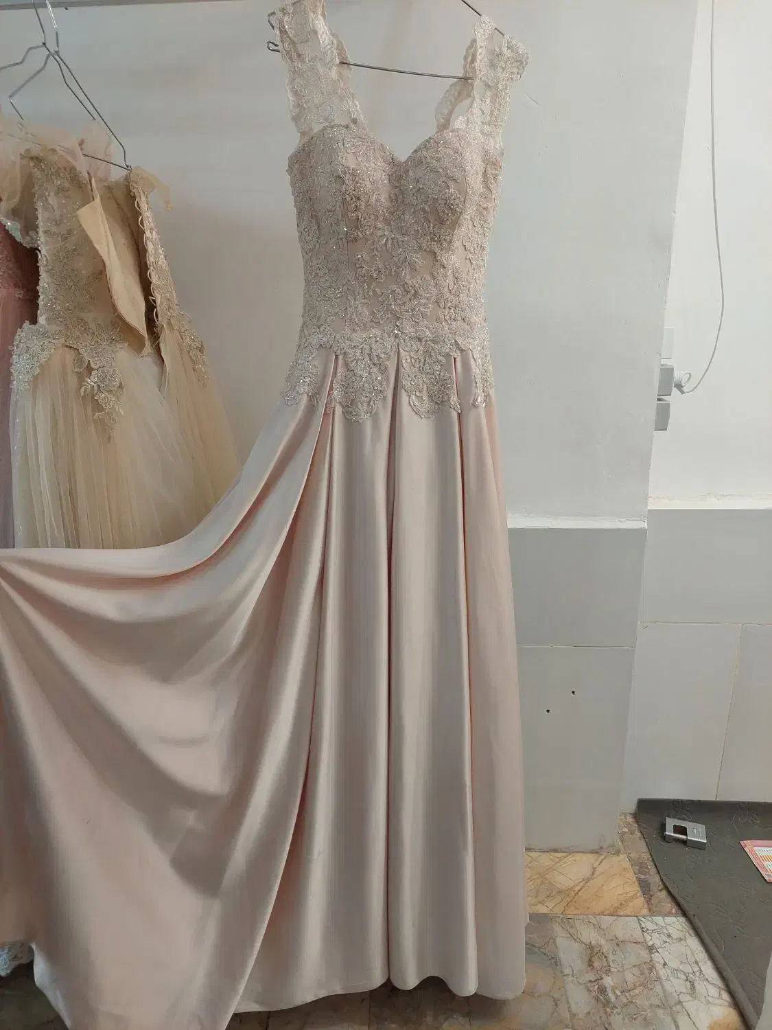 محلسی لباس عروس|لباس|تربت جام, یحیی آباد|دیوار