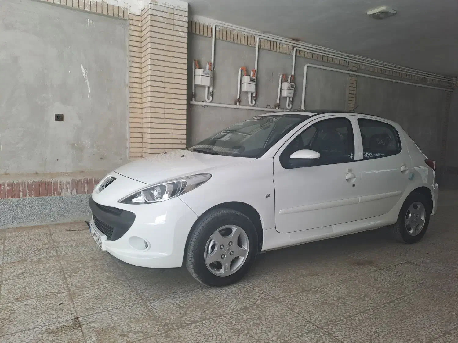 ۲۰۷ مدل ۴۰۴ خشک قسطی|خودرو سواری و وانت|زاهدان, |دیوار