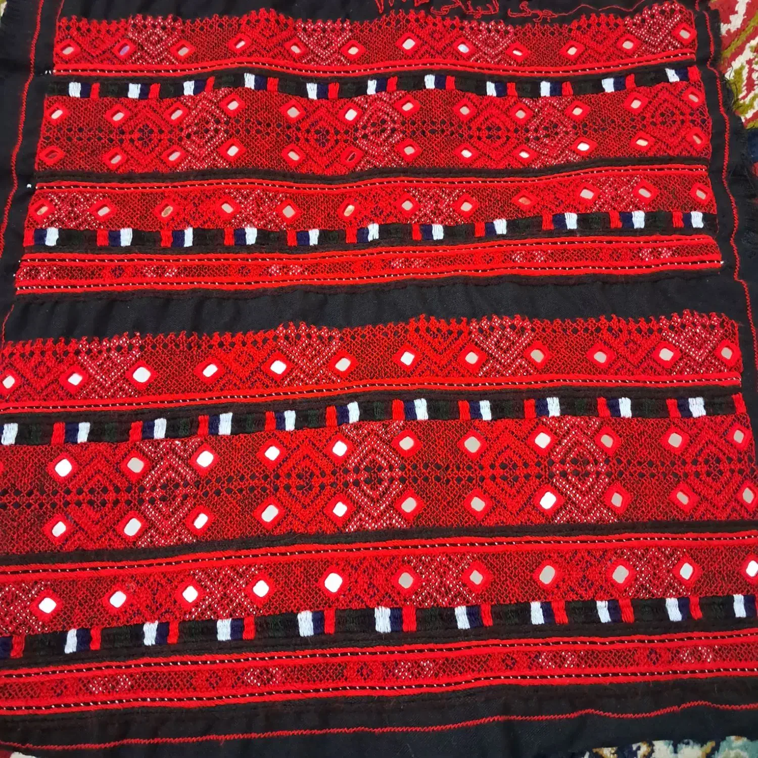 زی استین جوک ادینکی|لباس|زهک, |دیوار