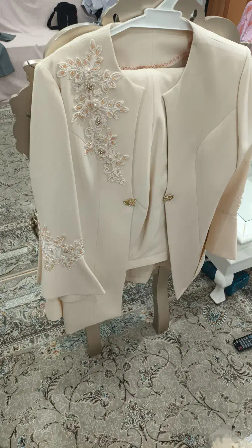 لباس نامزدی و عقد|لباس|شهریار, شهریار|دیوار