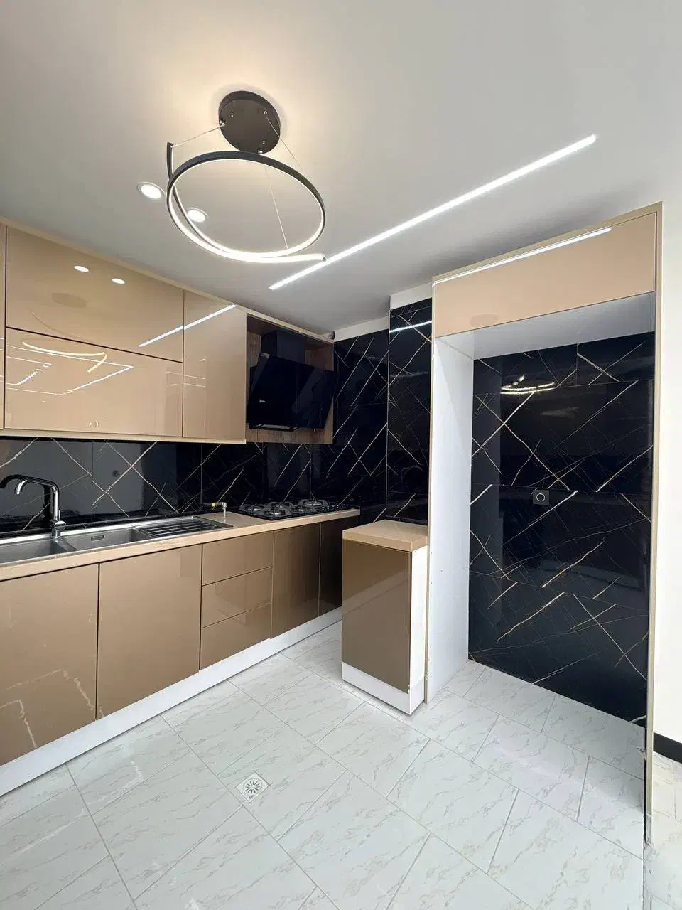 68 متر / 6 واحدی / Pسندی / نما تراورتن / سندتک برگ|فروش آپارتمان|قدس, شهر‌قدس|دیوار