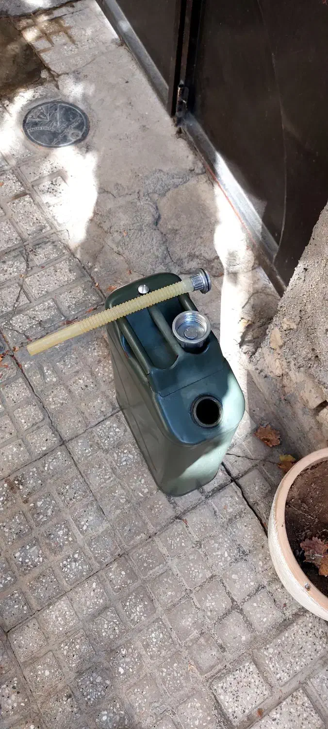 گالن بیست لیتری فلزی|ظروف نگهدارنده، پلاستیکی، یک‌بارمصرف|بجنورد, |دیوار