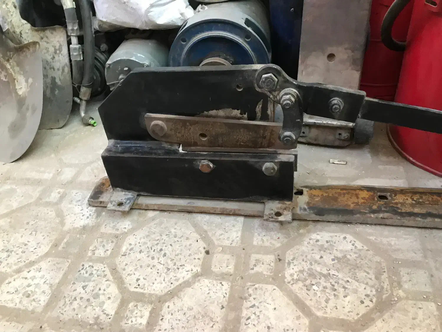 قیچی ورق بر|ابزارآلات|مبارکه, |دیوار