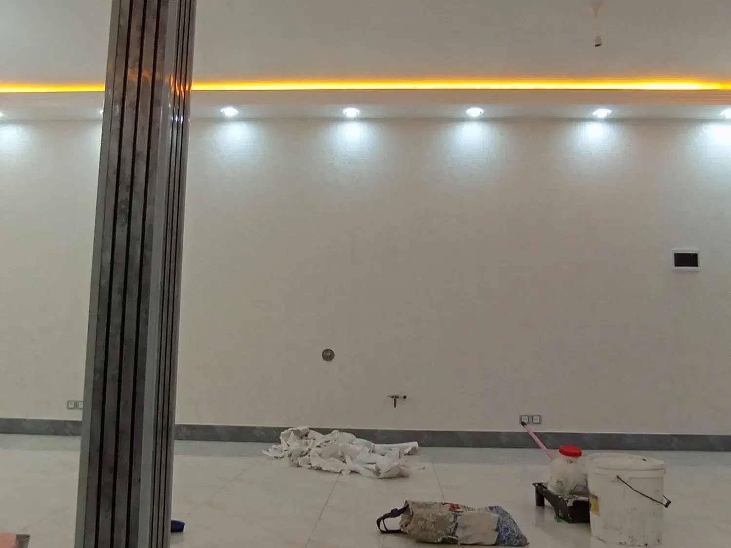 نصاب کاغذ دیواری|خدمات پیشه و مهارت|خرمآباد, |دیوار