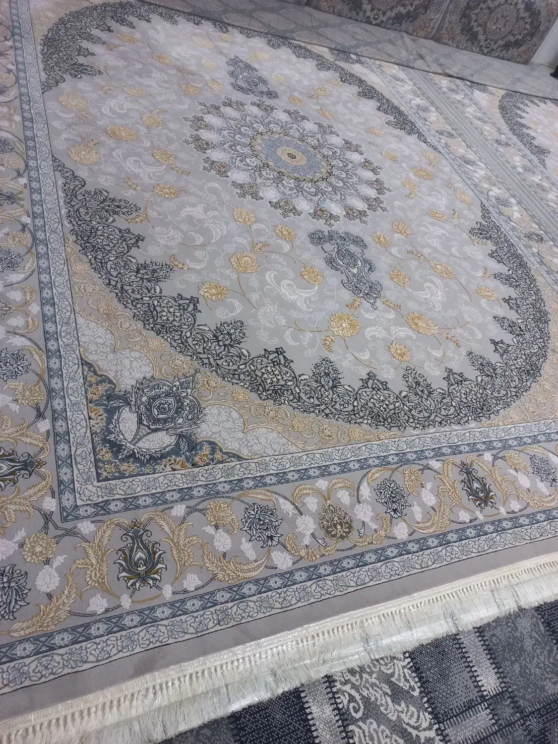 ۲ تخته فرش ۱۲ متری در حد نو نو|فرش|خمینیشهر, |دیوار