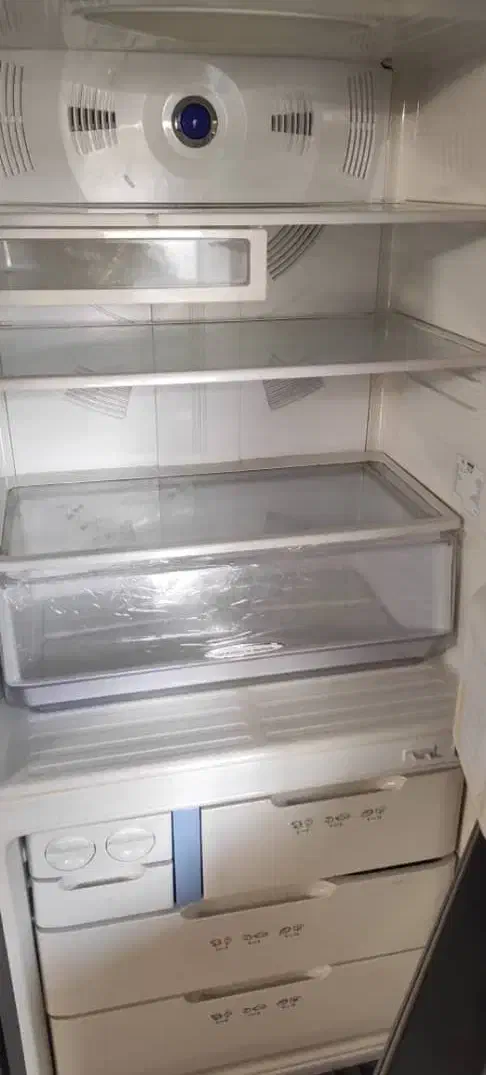 ۲ دستگاه یخچال فریزر اسنوا(نقرهای)|یخچال و فریزر|تهران, مینیسیتی (شهرک نفت)|دیوار