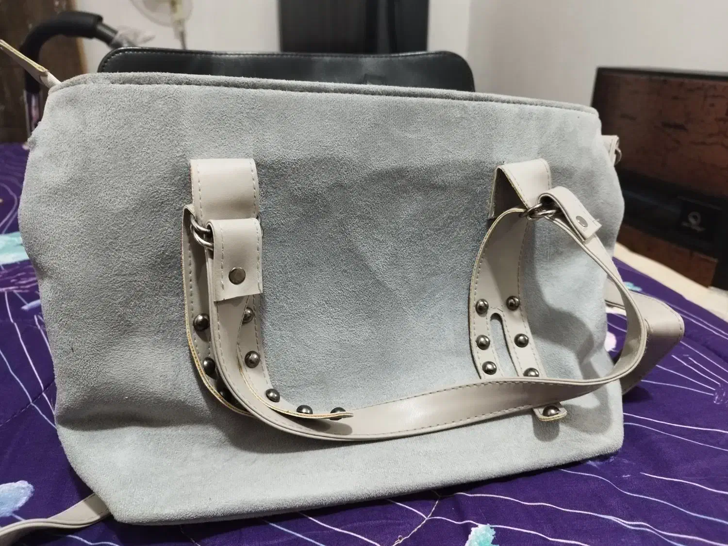 کیف های در حد نو|کیف، کفش، کمربند|شاهین دژ, |دیوار