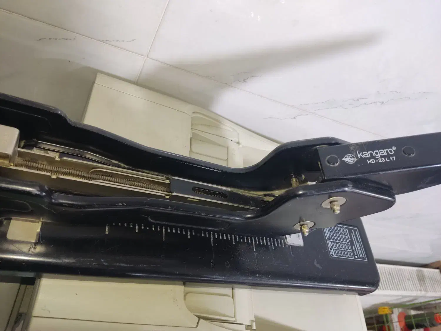 منگنه وسط زن kangaro|لوازم التحریر|سنندج, |دیوار